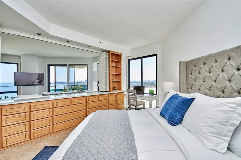 1310 E Ocean #1005 photo 9