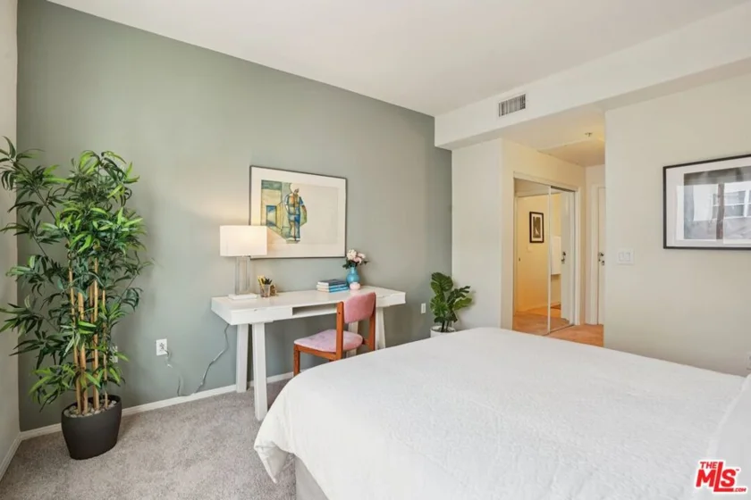 100 S Alameda Street #432 photo 11