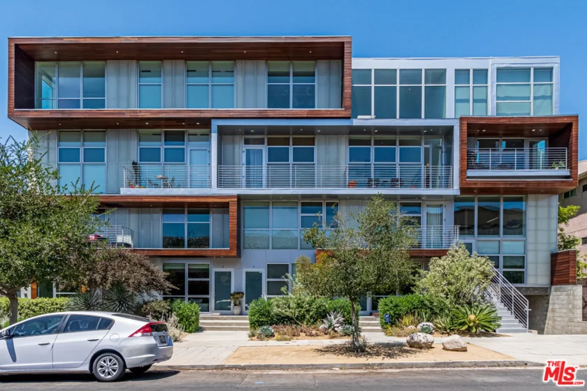 611 N Bronson Avenue #7 photo 1
