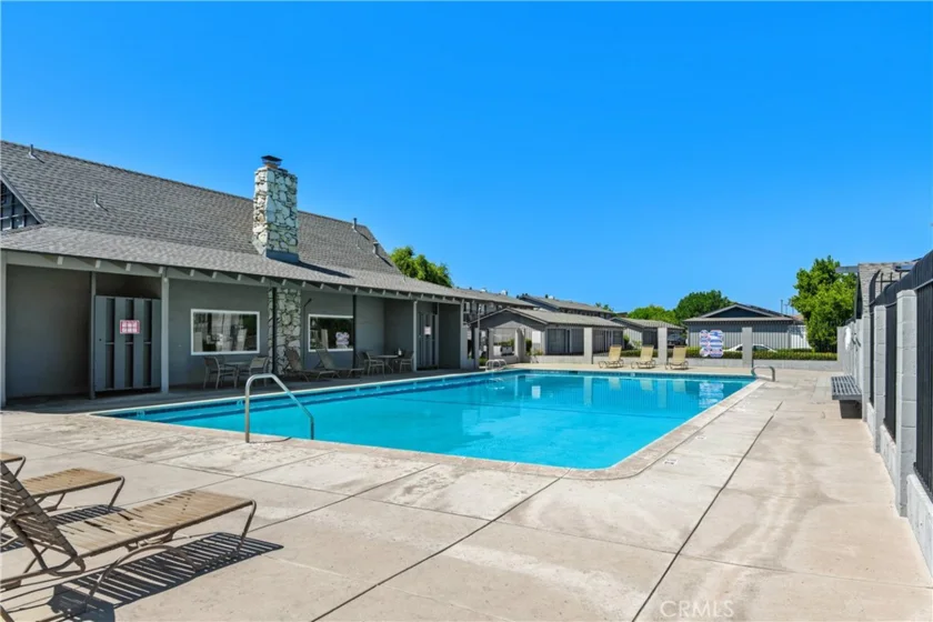 14645 Red Hill photo 10