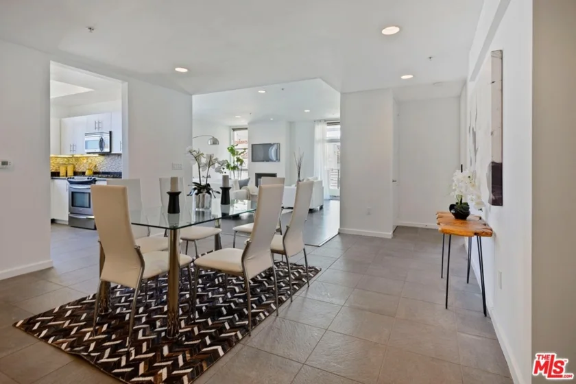 10911 Wellworth Avenue #4B photo 1