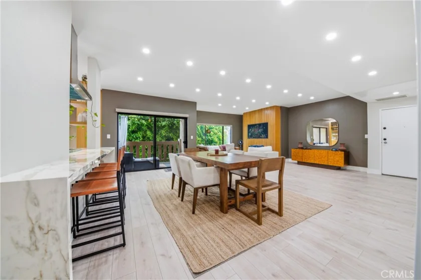 832 Palm Avenue #201 photo 16