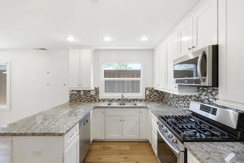 1323 Felspar Street photo 6