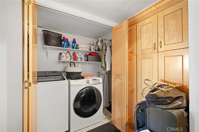 543 W Stocker Street #14 photo 19