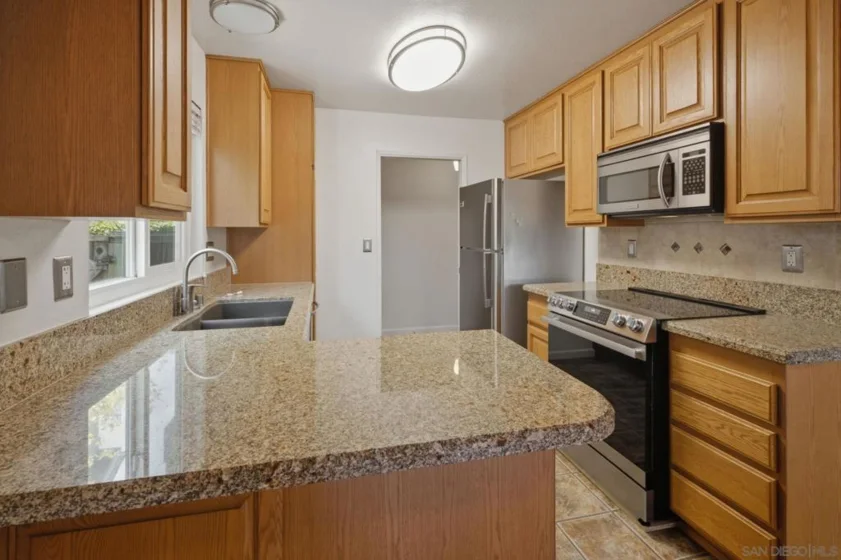 1612 Bridgeview Drive photo 5