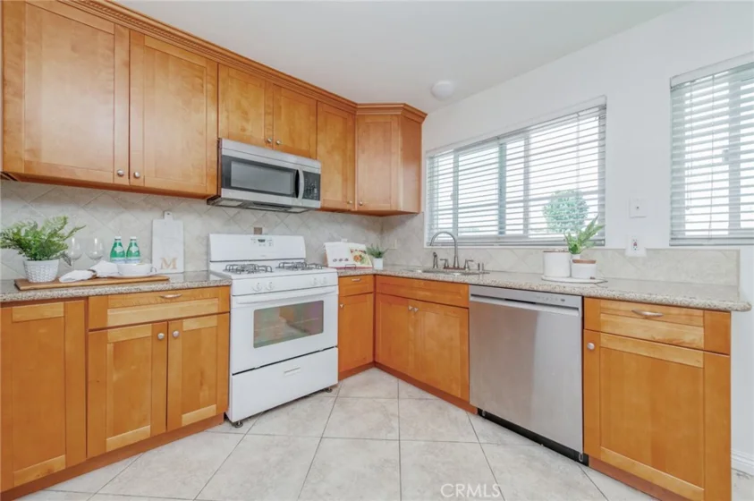 44 Fallbrook photo 7