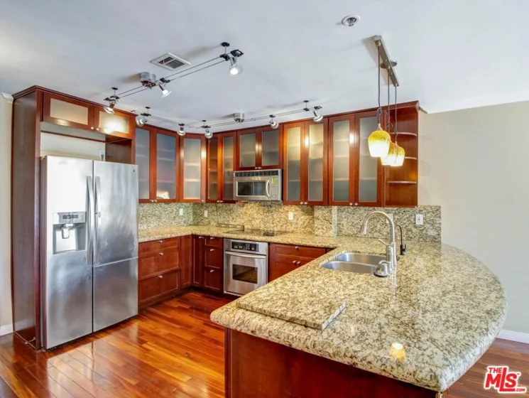 121 S Hope Street #433 photo 5