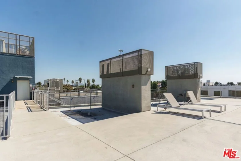 751 N Fairfax Avenue #2 photo 22