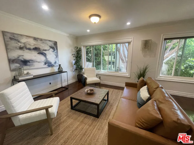 1015 N Kings Road #115 photo 1