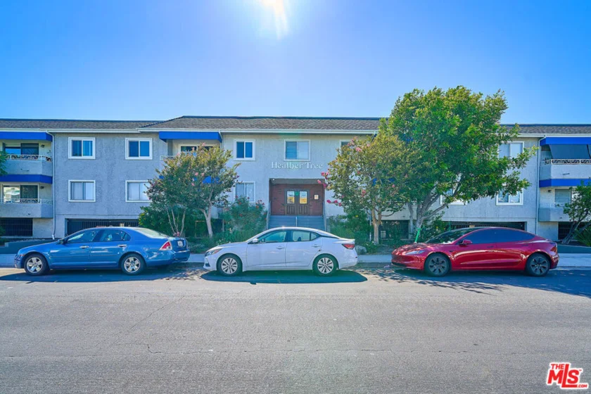 5437 Corteen Place #212 photo 23