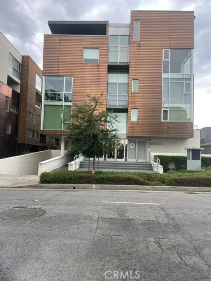 141 S Hudson Avenue #403 photo 1