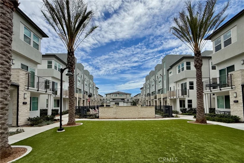 1130 S Urbana photo 43
