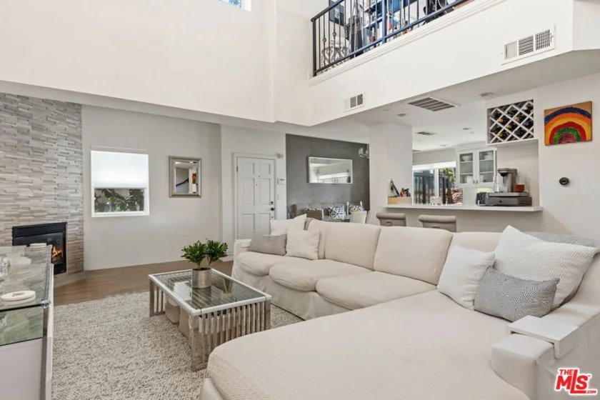 1010 N Curson Avenue #101 photo 35