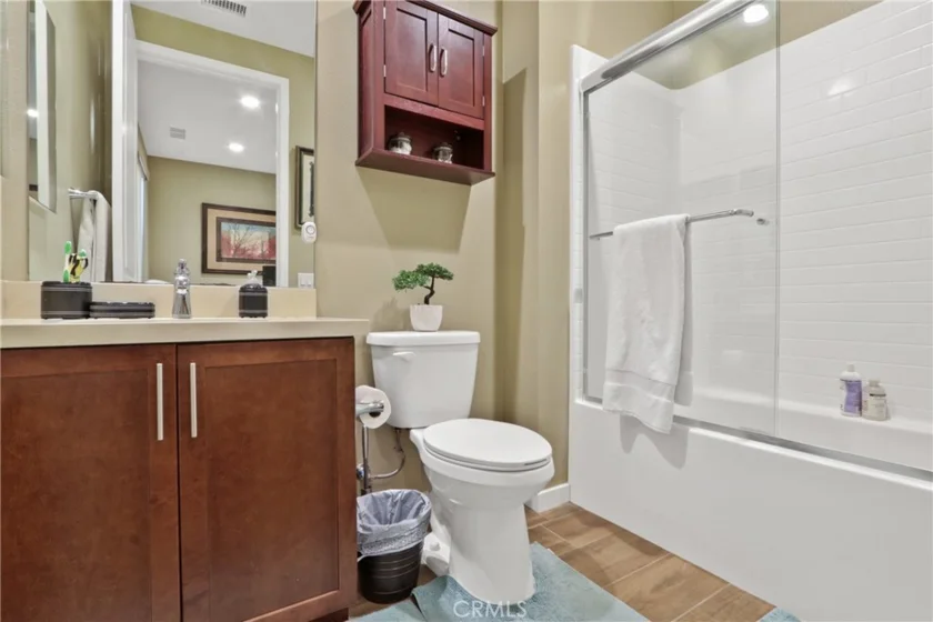 10902 Flora Park Way photo 17