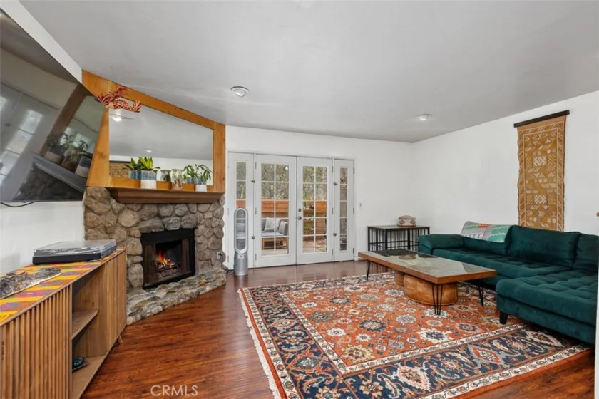 23821 Hillhurst Drive #4 photo 32