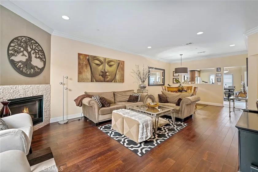 12645 Oxnard Street #6 photo 1
