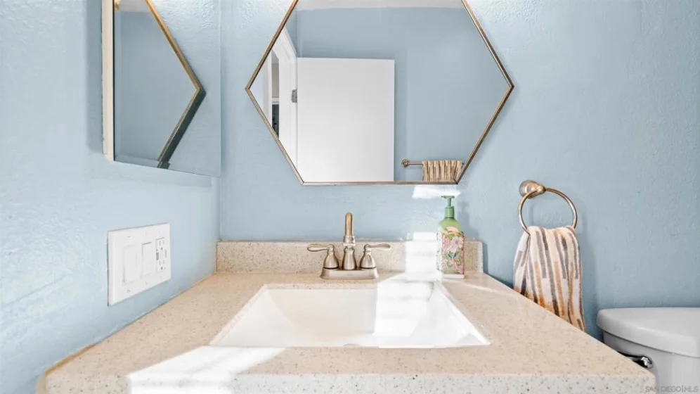 422 Devonshire Gln photo 18