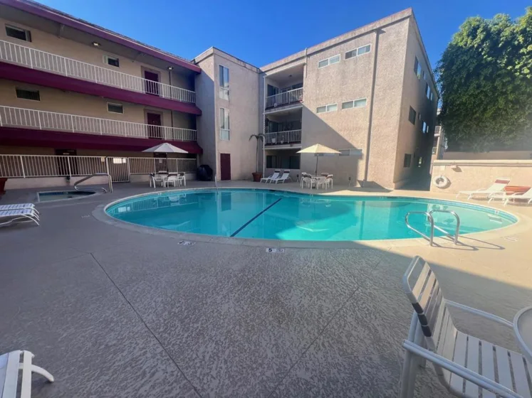 4487 Colbath Avenue #207 photo 3