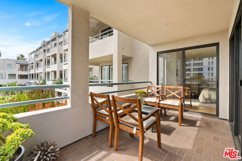 140 Ocean Park Boulevard #425 photo 22