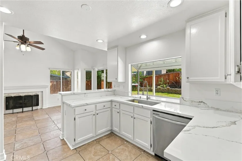 220 Suffolk photo 20