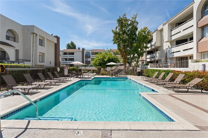 21650 Burbank #203 photo 22
