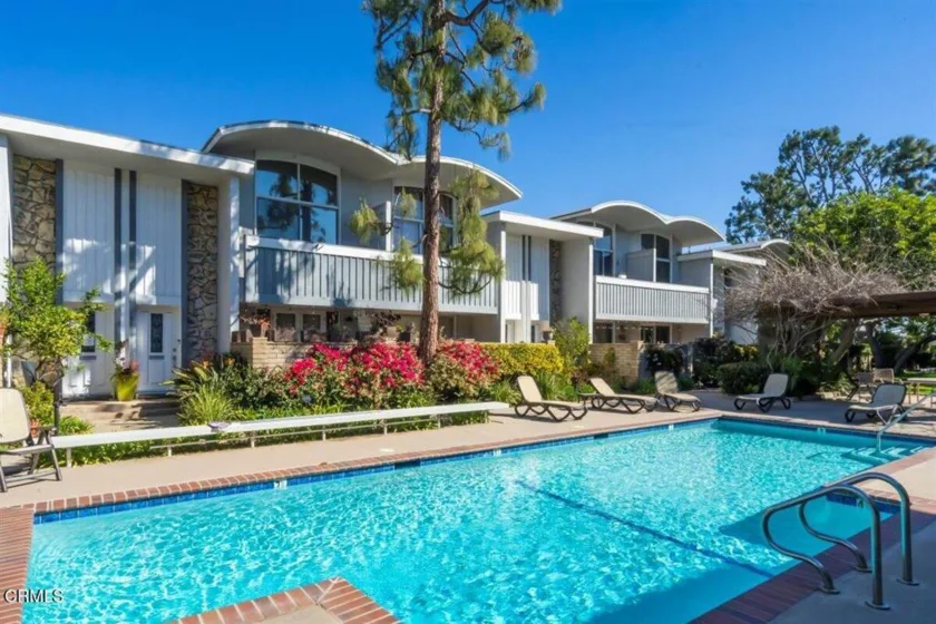 4804 La Villa Marina #J photo 1