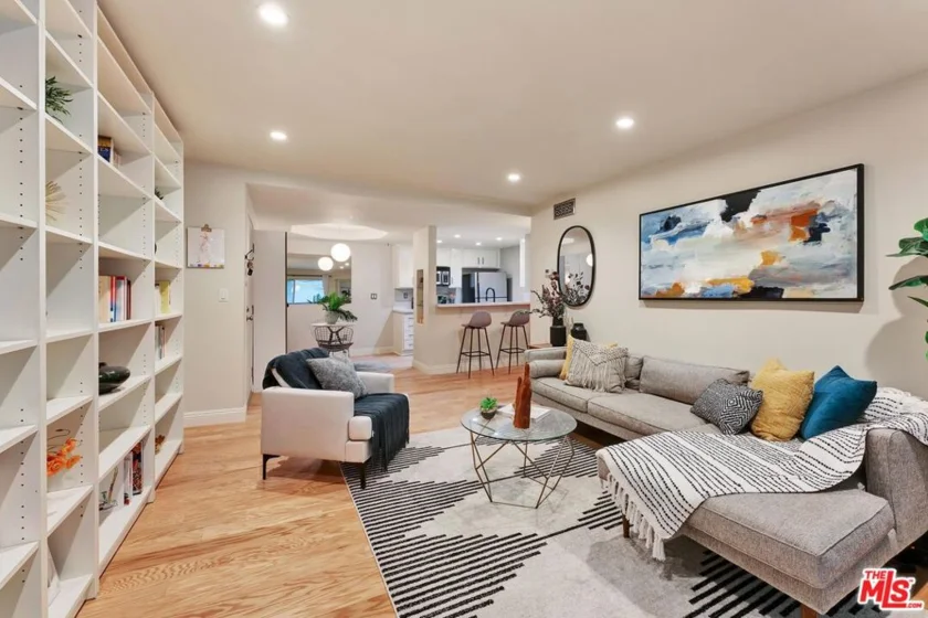 1230 Horn Avenue #422 photo 1