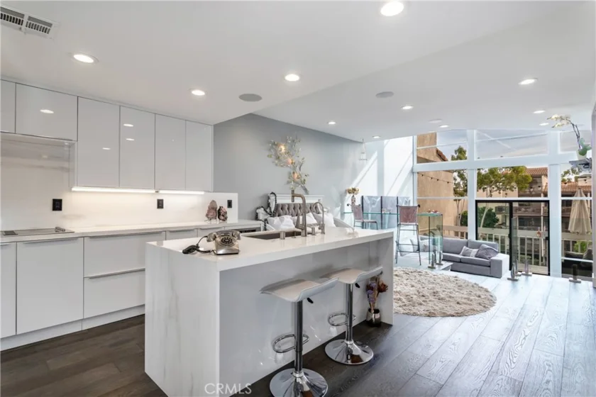 5322 N Marina Pacifica Drive photo 1