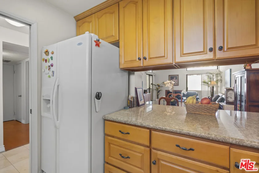 729 S Hobart Boulevard #40 photo 11
