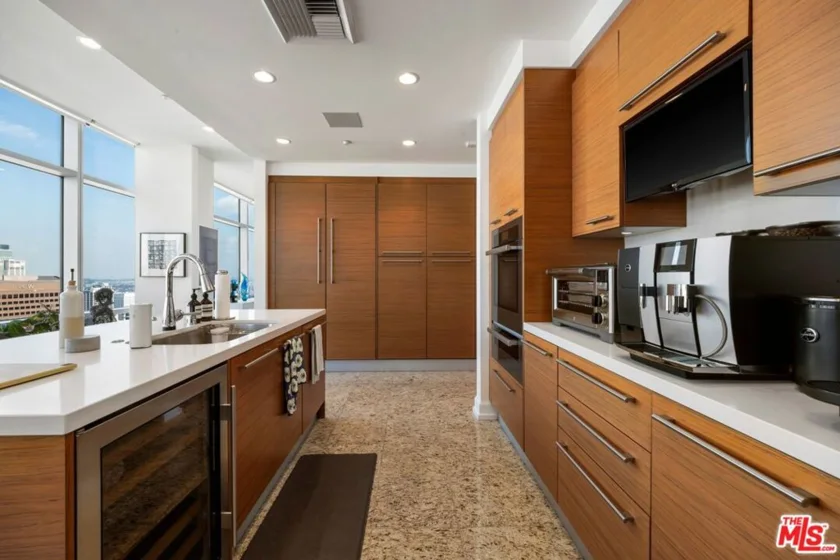900 W Olympic Boulevard #46G photo 19