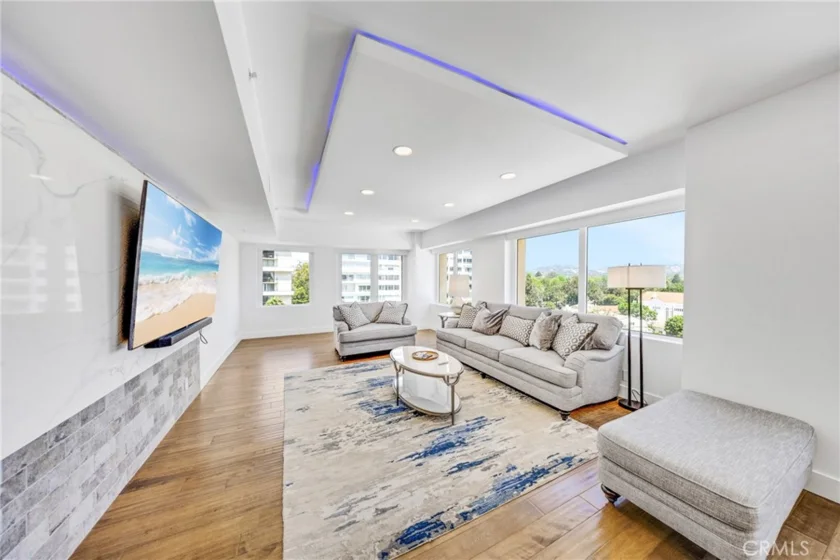 10520 Wilshire #902 photo 2