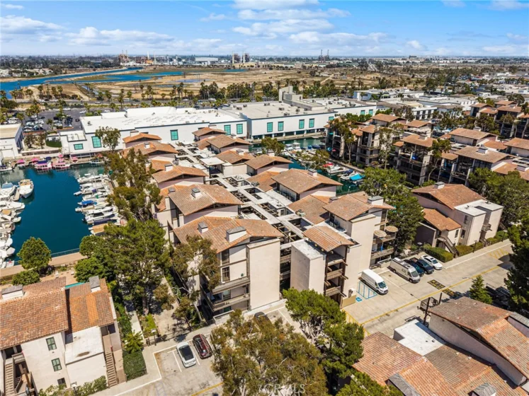 6112 N Marina Pacifica photo 21