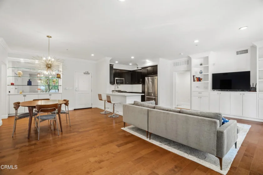 629 Traction Avenue #105 photo 37