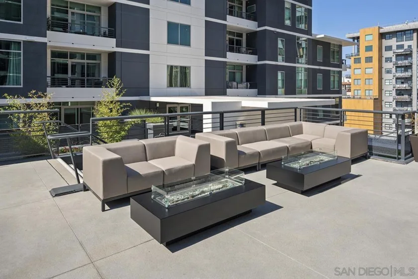 425 W Beech Street #1251 photo 23