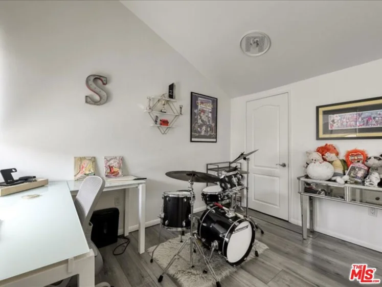 4477 Woodman Avenue #304 photo 13