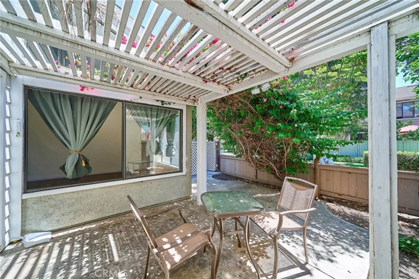 380 Deerfield photo 18