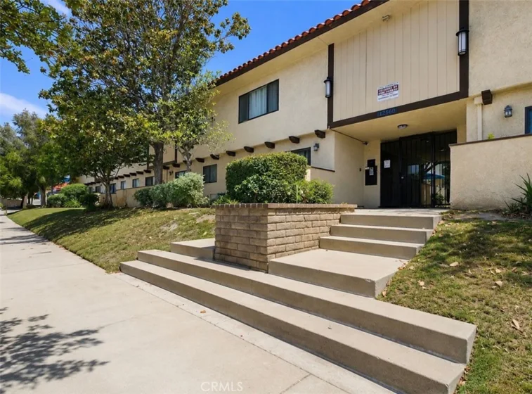 13540 Hubbard #28 photo 3