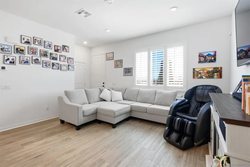 2044 Bluestone Circle photo 9