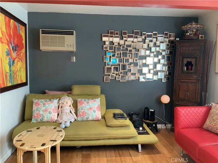 409 Burchett #220 photo 13