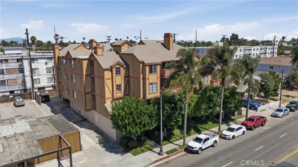 384 Redondo Avenue #401 photo 38