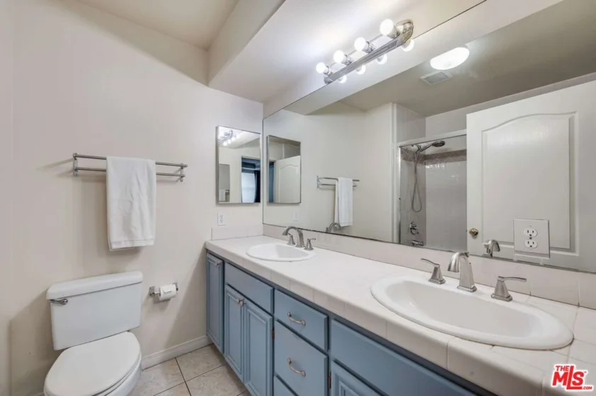10924 Bloomfield Street #7 photo 18