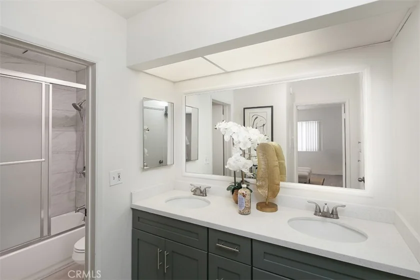 5651 Sumner #109 photo 22