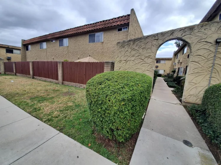 1155 Emerald Avenue photo 1