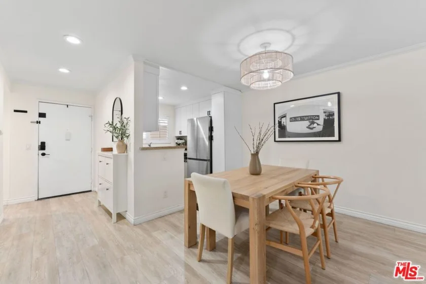 5515 Canoga Avenue #220 photo 4