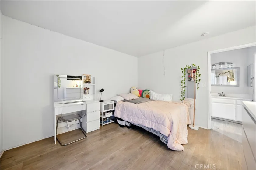 14937 Sherman Way #7 photo 22