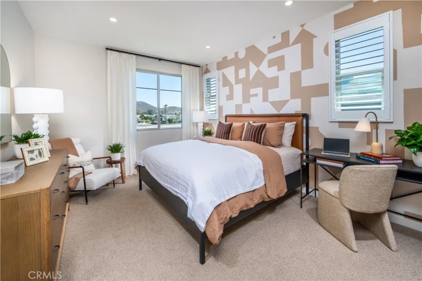921 Estrella Road photo 4