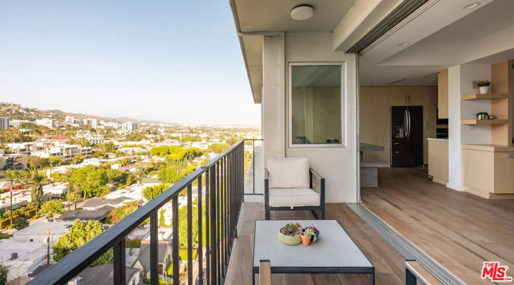 818 N Doheny Drive #1107 photo 11