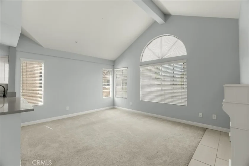 4561 Warner photo 2