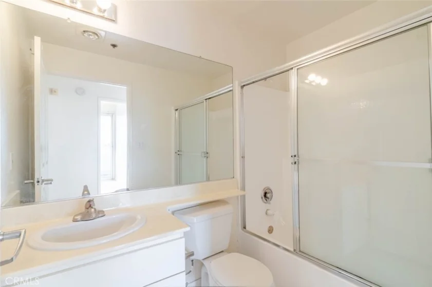 19350 Sherman Way #210 photo 11