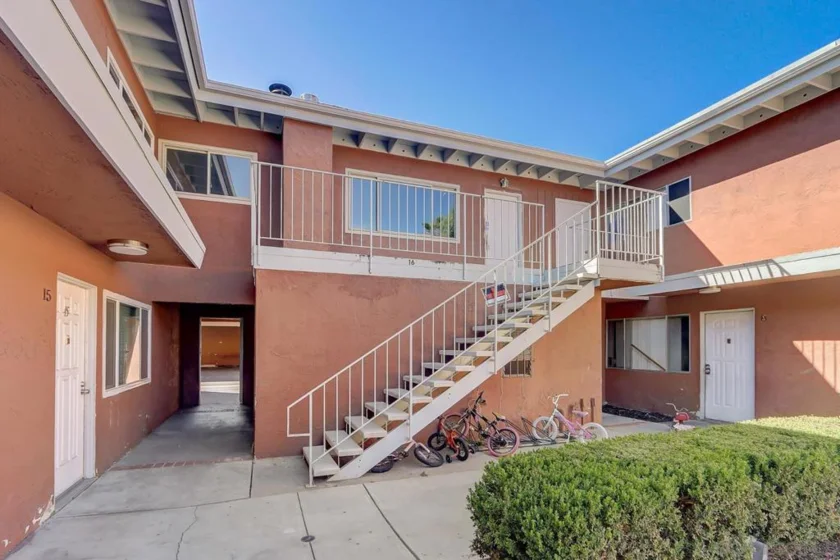 1060 E Washington Avenue #16 photo 1
